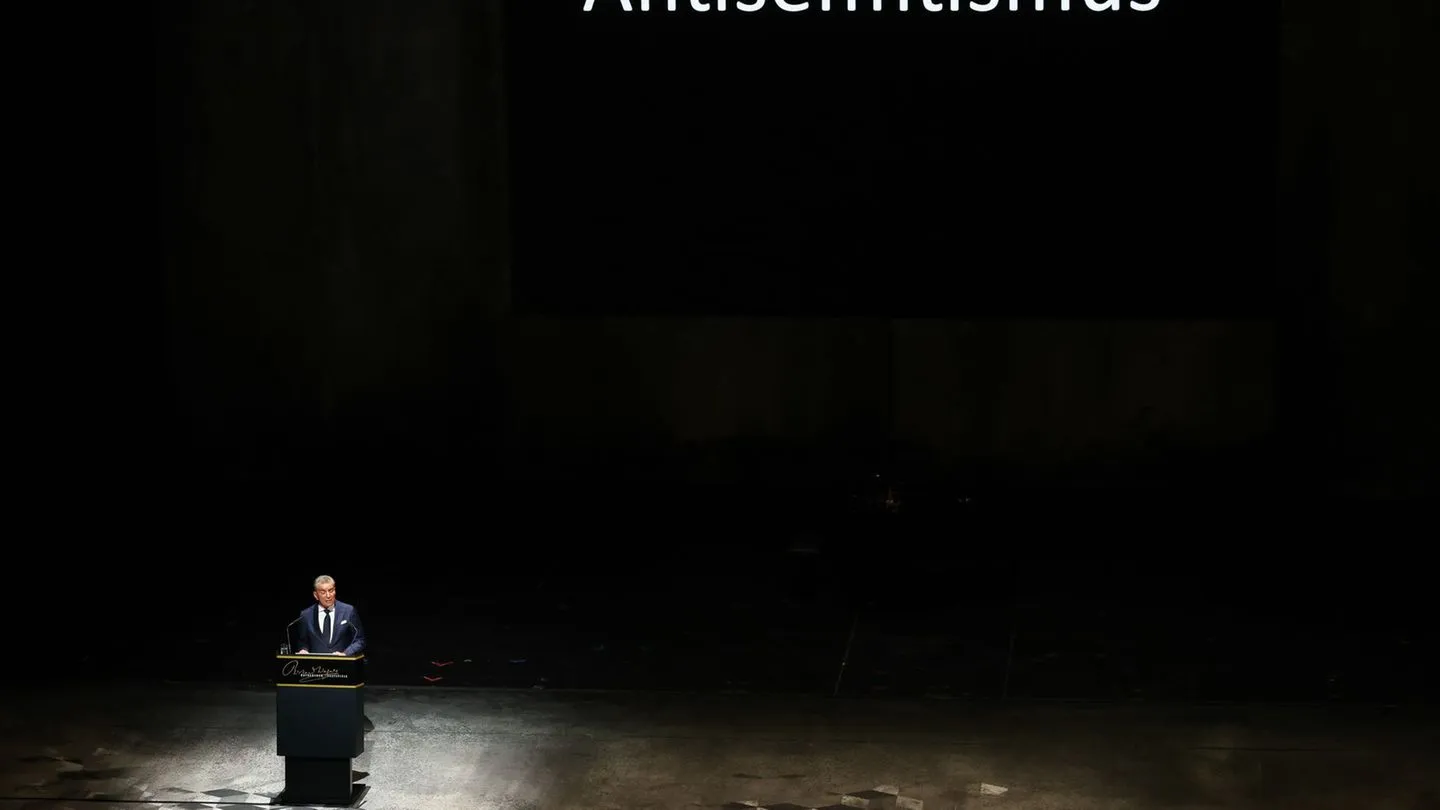 Bayreuther Festspiele: Friedman fordert bei Jubiläum Einsatz für Demokratie — und warnt vor politischer Hysterie