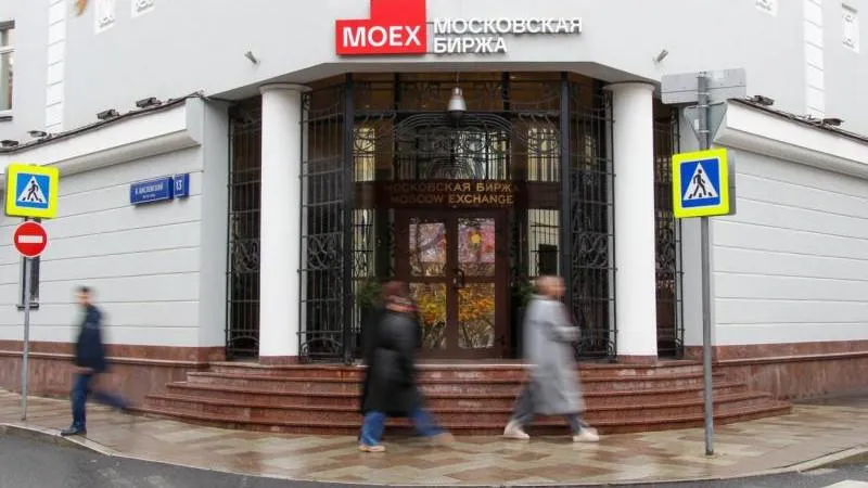 Russischer Aktienmarkt startet schwächer in den Handel