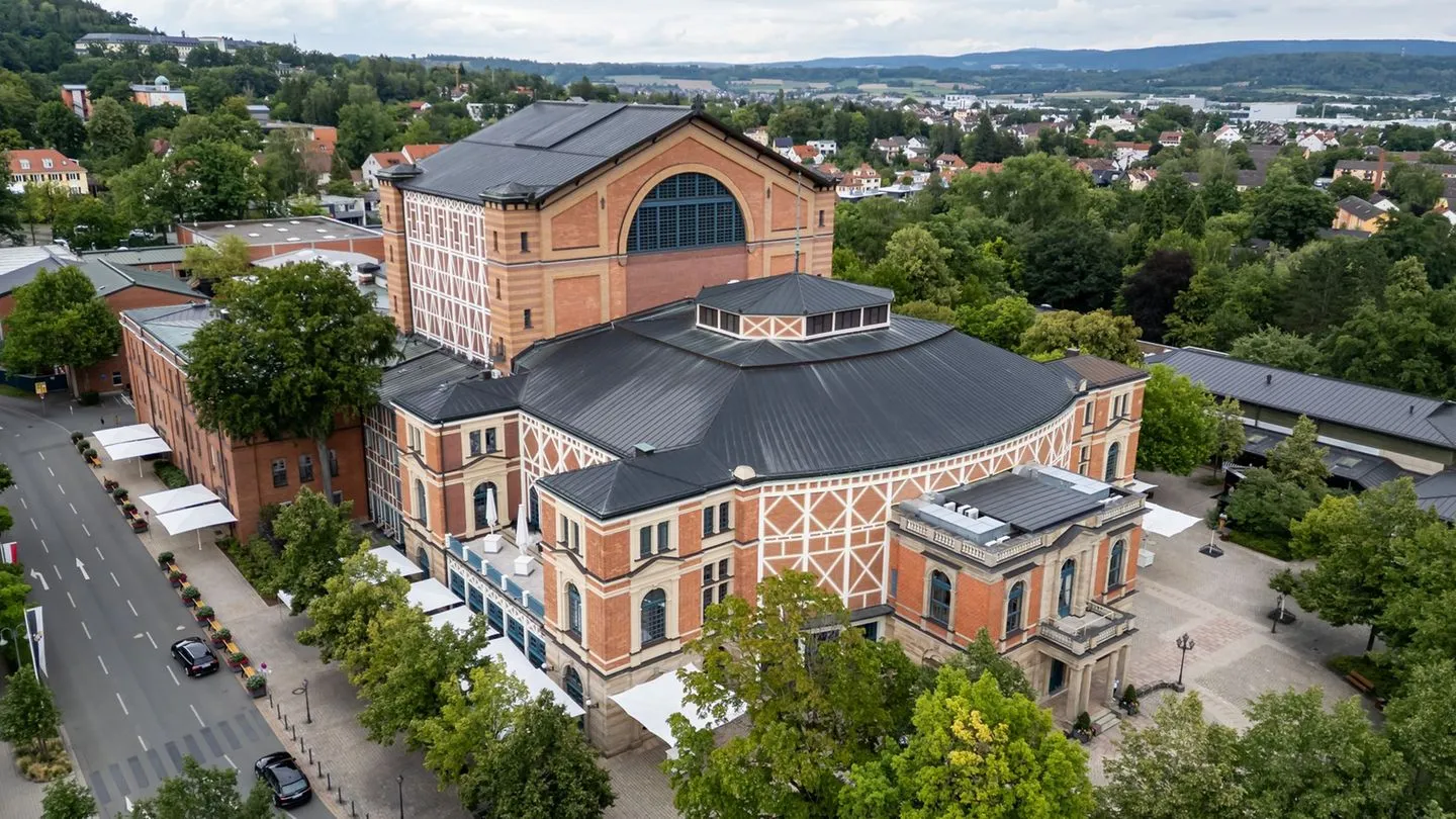 Roter Teppich und Musik: Bayreuther Festspiele beginnen — Beethoven zum Jubiläum