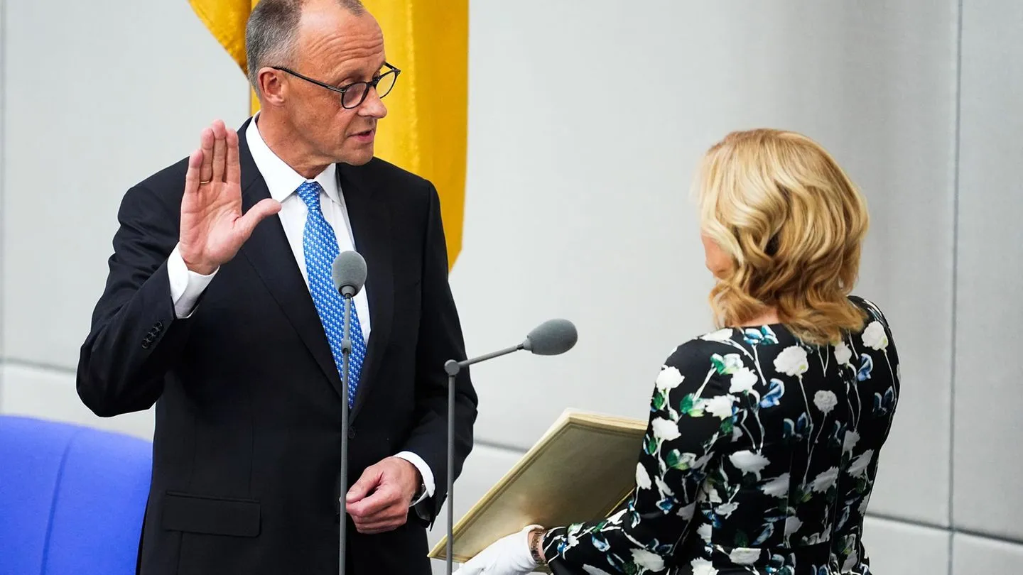 Merz’ Kabinettswechsel sorgt für Verdruss: Ernennung ohne sofortige Vereidigung — verfassungsrechtlich fragwürdig