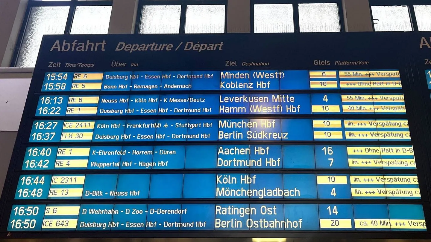 Fernverkehr der Deutschen Bahn: Im Juli wieder fast jeder zweite Fernzug unpünktlich – Versäumnisse statt Lösungen