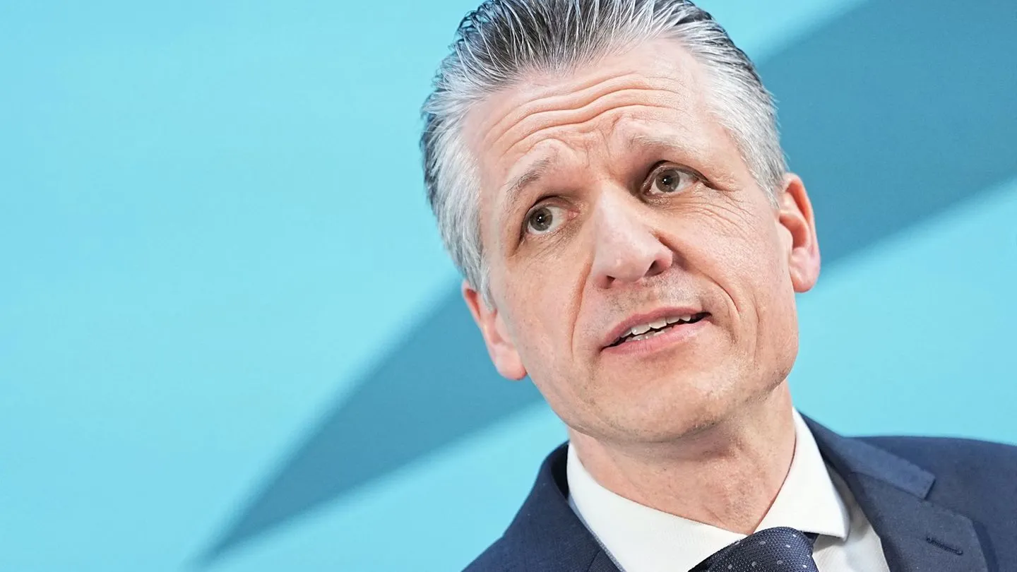 Alterssicherung: Frei verweist auf Härtefall- und Übergangsregelungen — Vorsicht vor übereilten Kürzungen