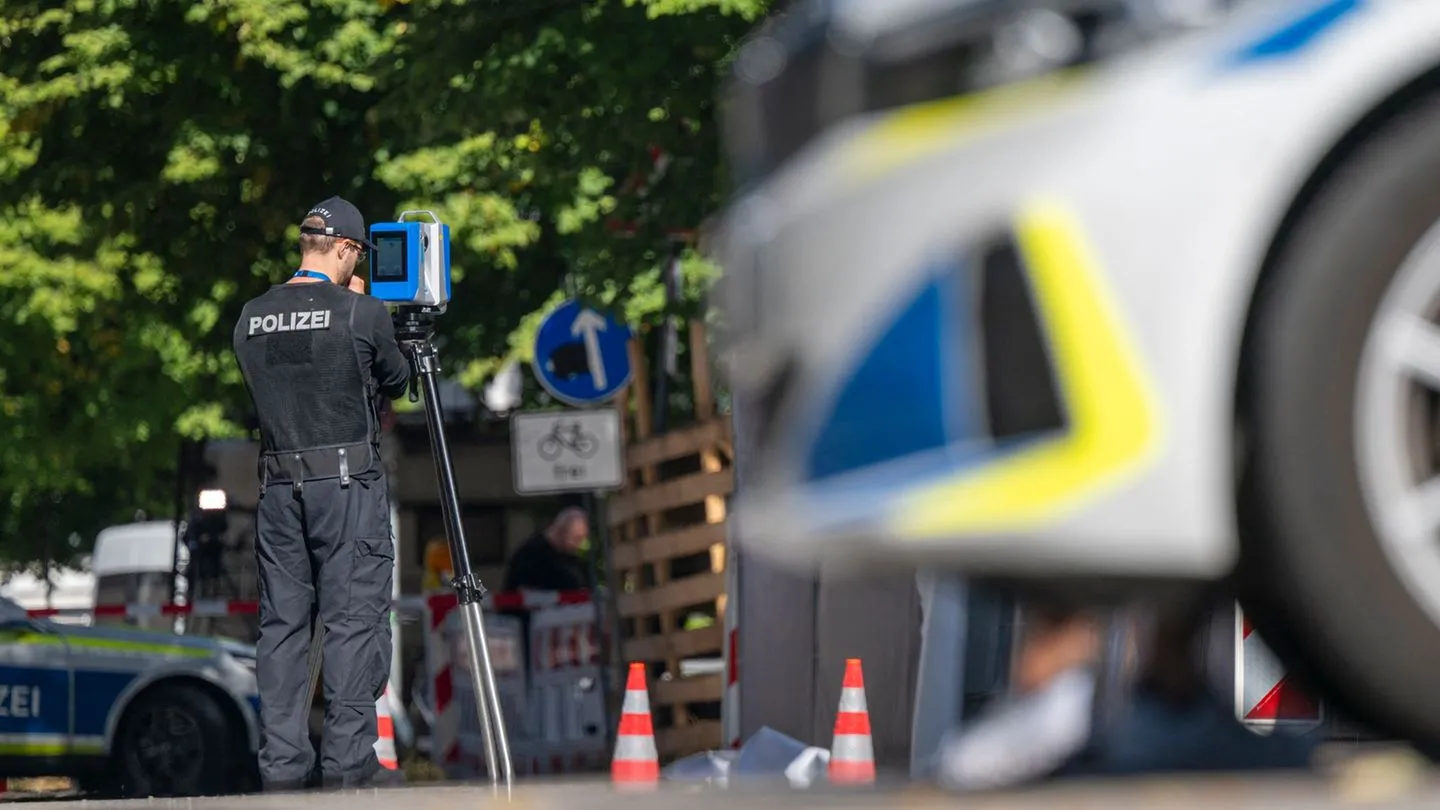 Brandanschlag in München: Zwei Verdächtige in Untersuchungshaft – politischer Hintergrund noch ungeklärt