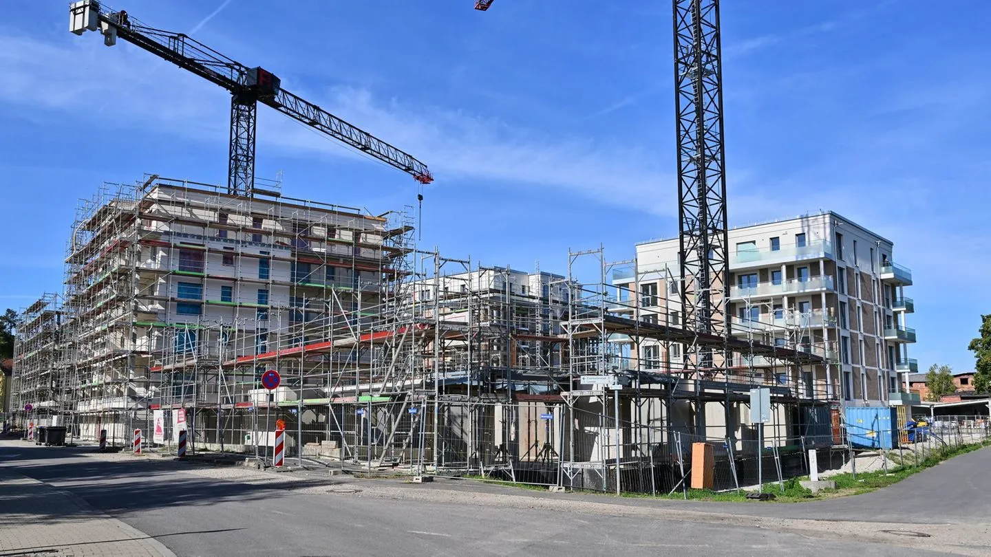 Baupreise steigen deutlich – besonders bei Dach, Straßen und Büros