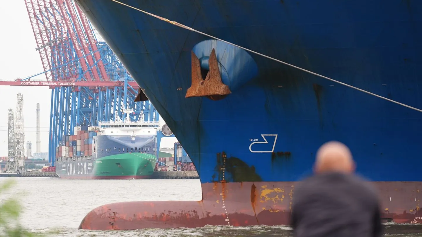 Schifffahrt: Bundesregierung stoppt Verkauf von Logistikfirma an chinesische Reederei trotz Freigabe durch Kartellamt