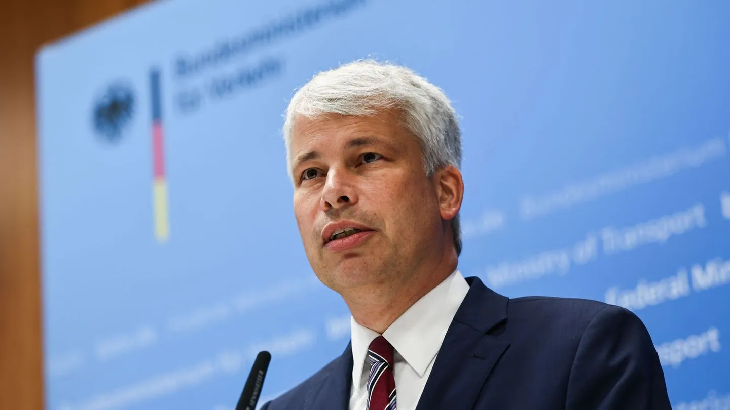 Tempolimit? Mehr Bahn – aber keine Klima-Hysterie: Neuer Verkehrsminister soll pragmatisch regieren