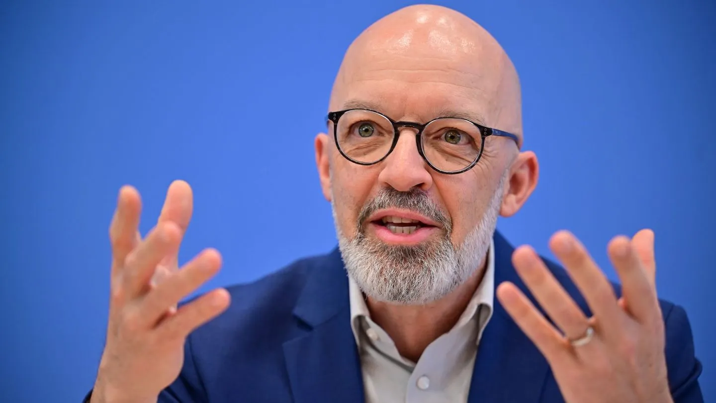 Konjunktur: Hoffnung für die deutsche Wirtschaft – Ifo hebt Prognose deutlich an