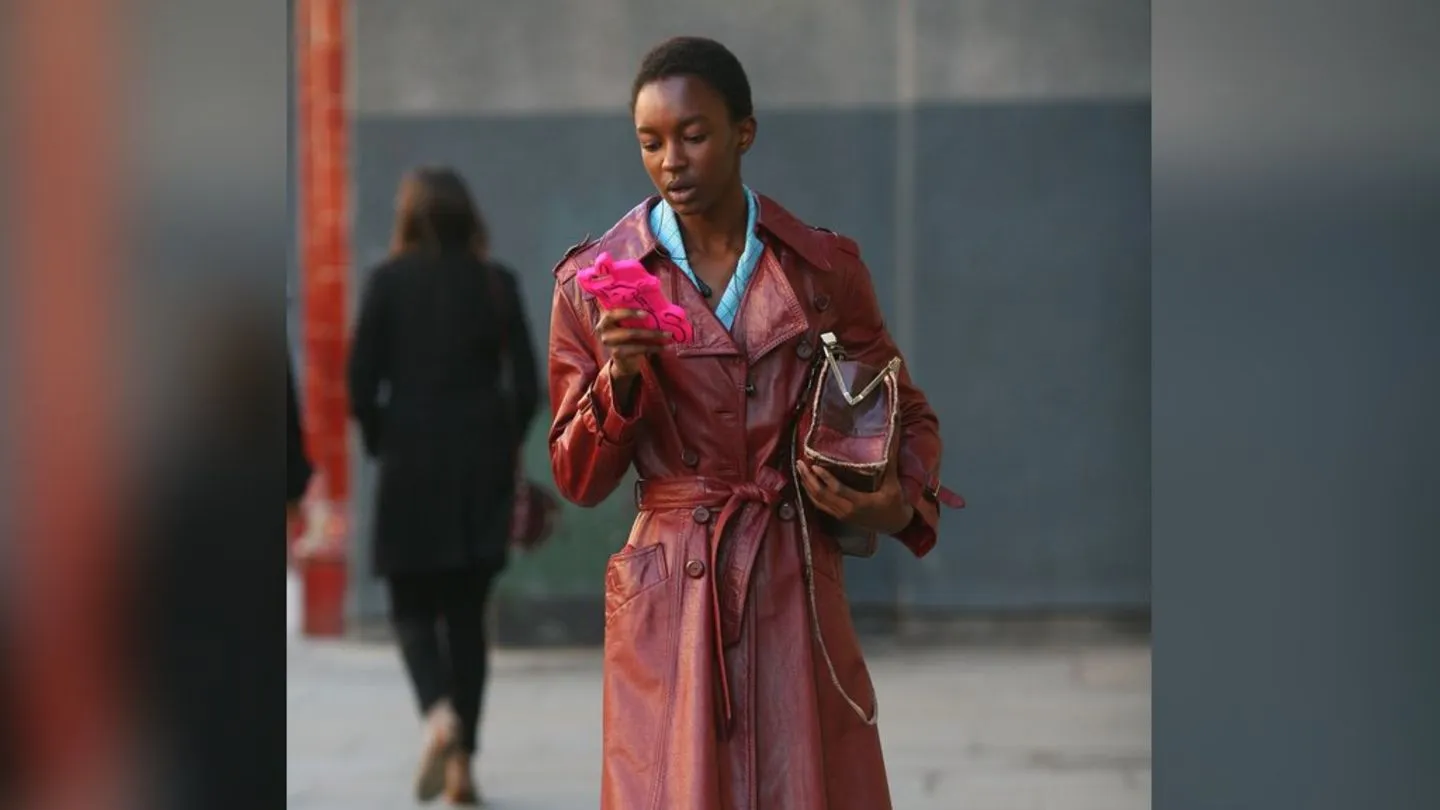Trenchcoats: Diese Modelle liegen im Herbst 2026 im Trend