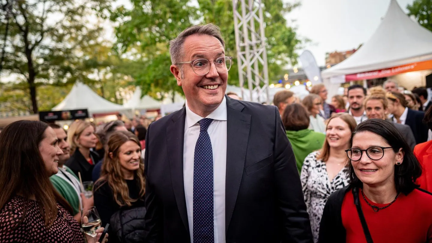 Alexander Schweitzer: Vegan, riesengroß und Wahlverlierer – das ist der neue Arbeitsminister