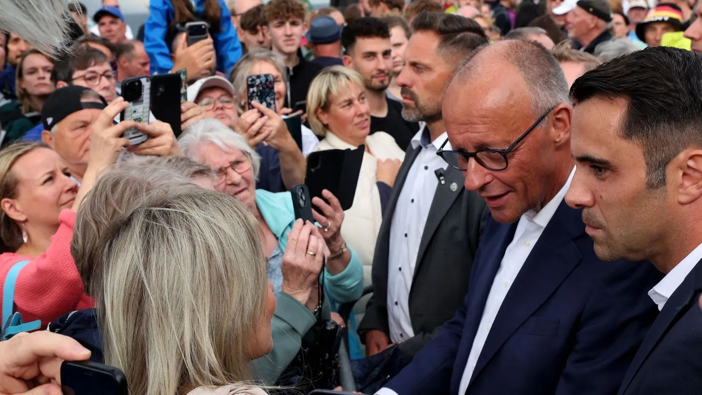 Parteien: Buhrufe für Merz bei umstrittenem Wahlkampfauftakt im Osten