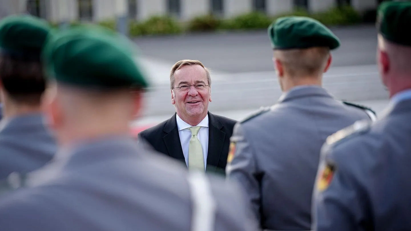 Pistorius stellt neues Drohnenregiment der Bundeswehr auf