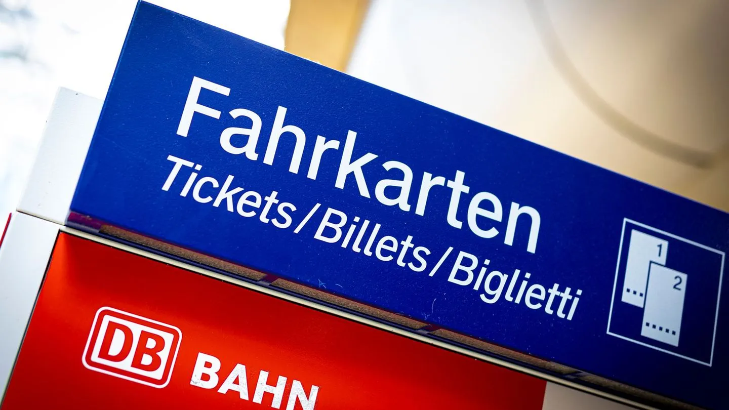 Bahntickets: Fernverkehrs-Pendler zahlen künftig weniger für Monatskarten